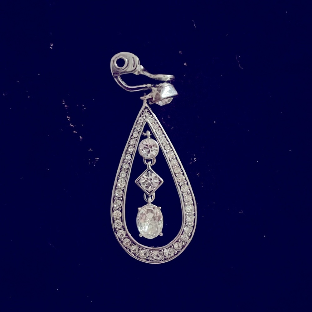 NWOT Single clip on earring from Monet/ from Nordstrom.